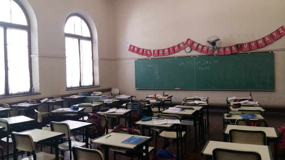 Sala de aula da Escola Estadual Romão Puiggari.